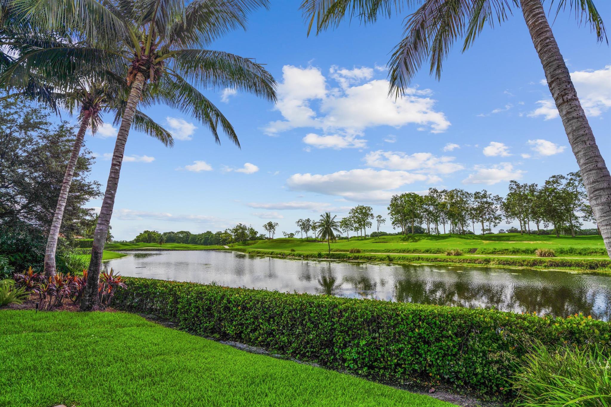 HUNTERS CHASE OF PALM BEA - Residential