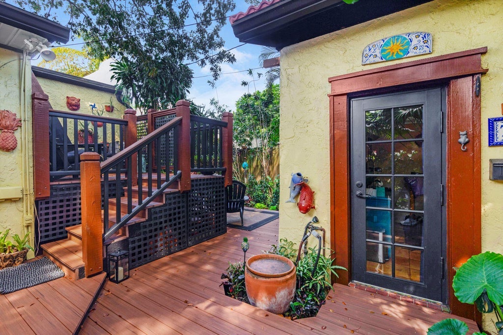 Photo of 728 PALM Street, West Palm Beach, FL 33401 (MLS # B26061466)