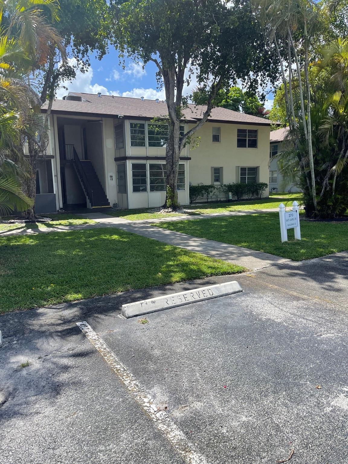 370 E Laurel Dr 1E