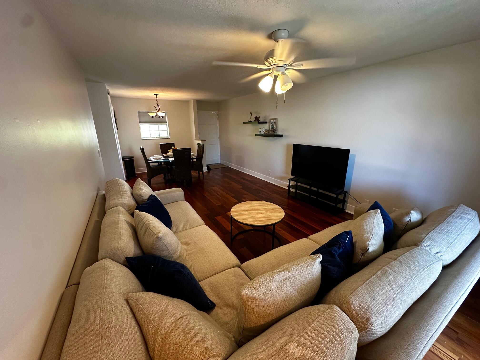 CORINTHIAN CONDOMINIUM APTS LT 2 MARINA ADD TO VIL - Residential