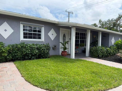 Tiny photo for 1520 NE 35th Street #1520, Pompano Beach, FL 33064 (MLS # B26035757)
