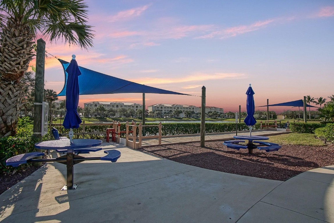 Harbour Isle West - Residential