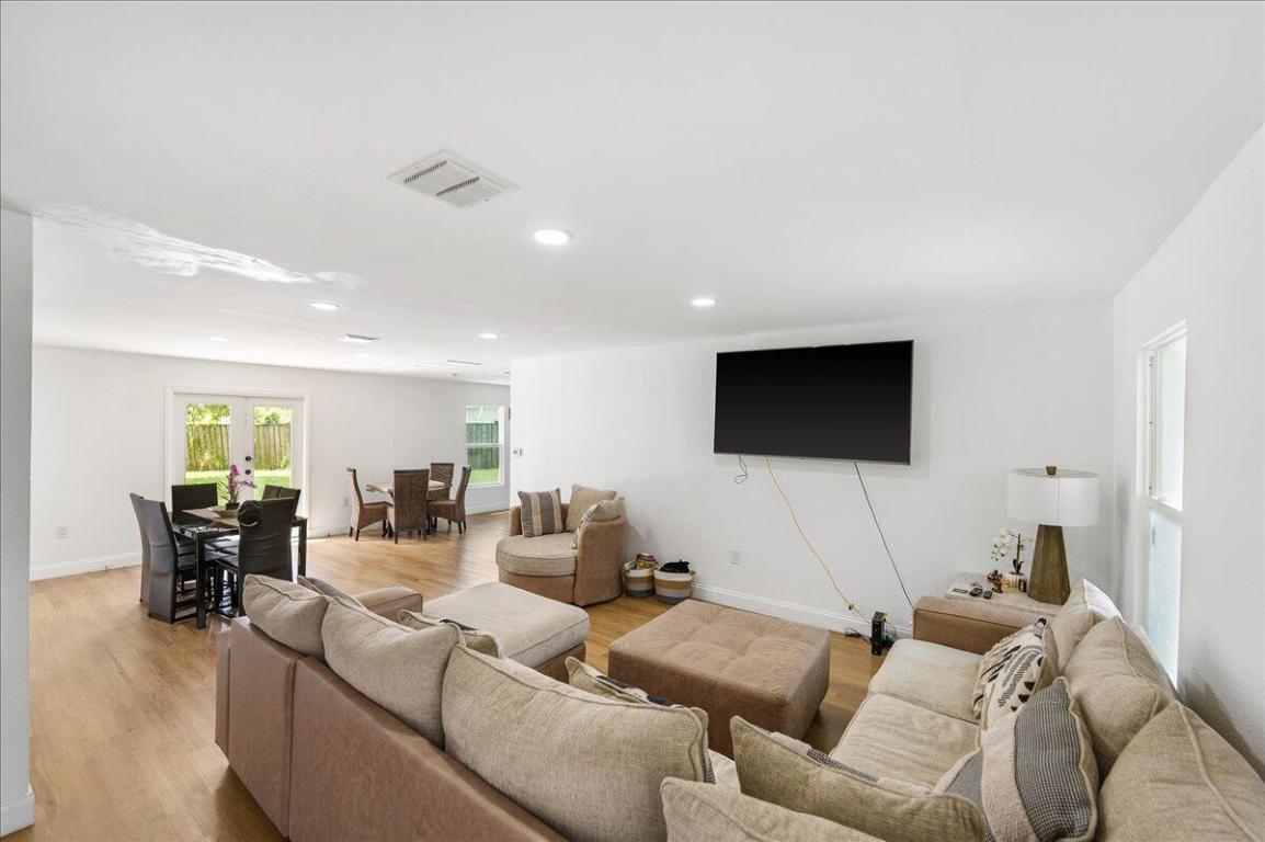 PORT ST LUCIE SECTION 27 - Residential