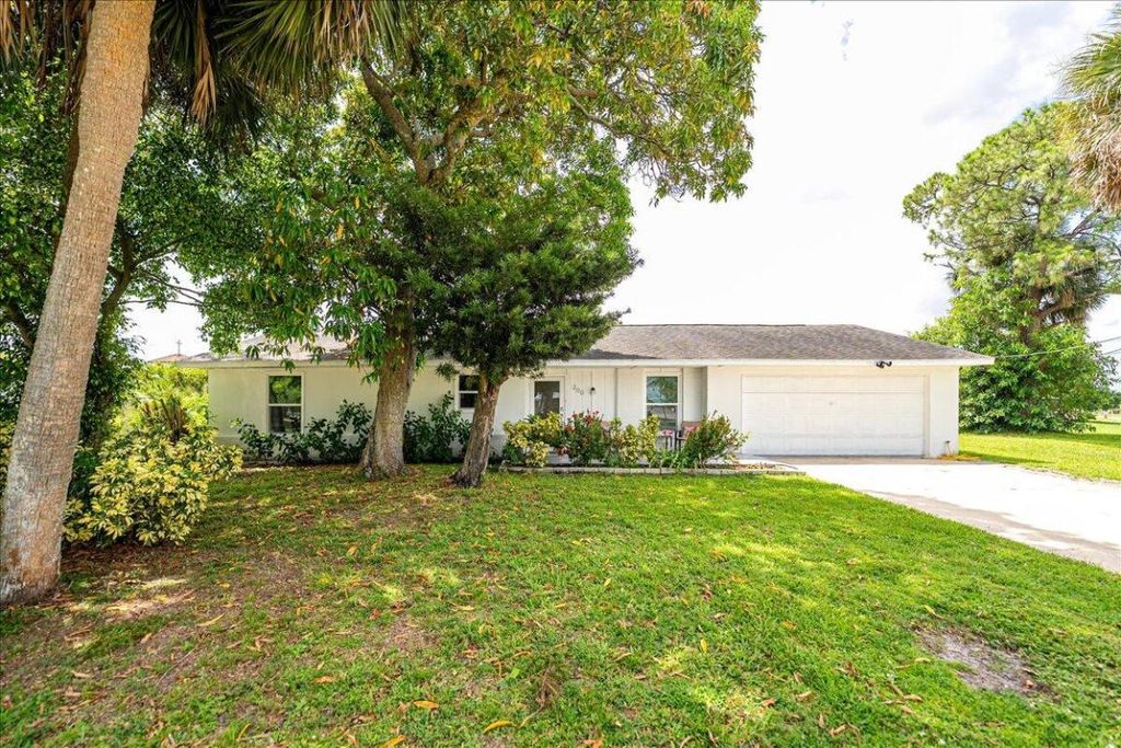 Photo of 300 SW Prima Vista Boulevard, Port Saint Lucie, FL 34983 (MLS # R11151606)