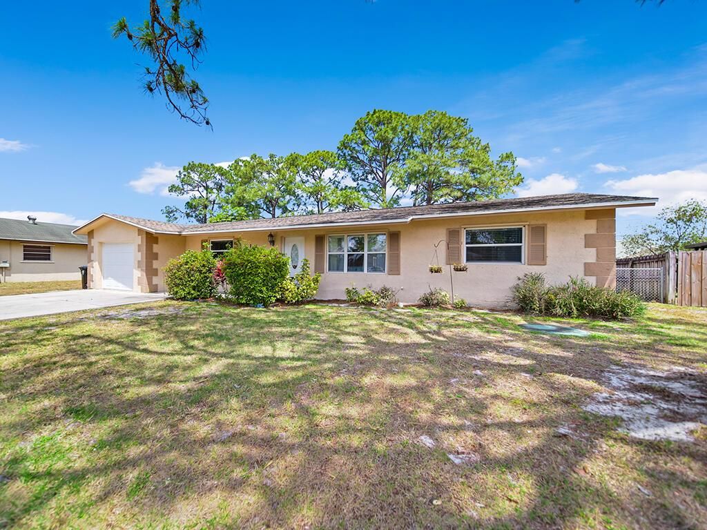 Photo of 163 NW Byron Street, Port Saint Lucie, FL 34983 (MLS # R10978869)