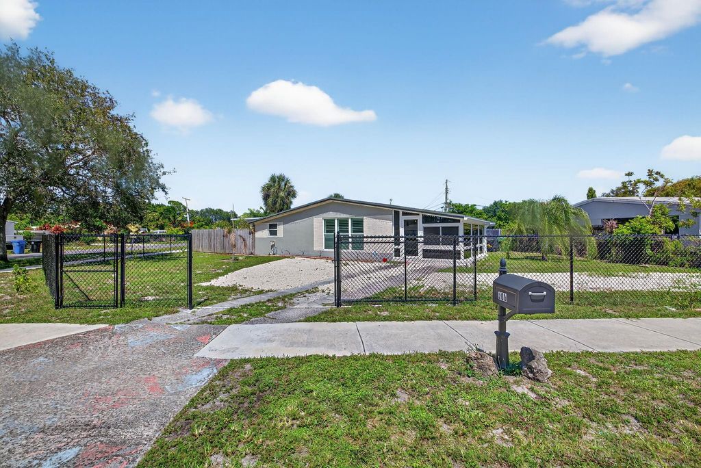 Photo of 300 SW 25th Ave, Fort Lauderdale, FL 33312 (MLS # F10541935)