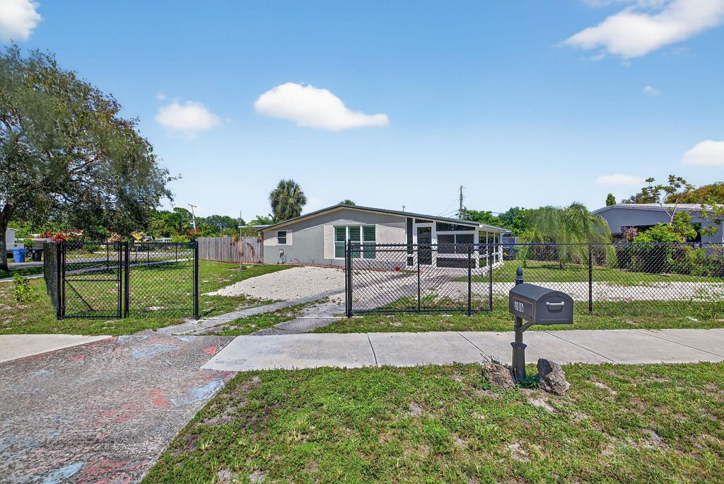 Photo of 300 SW 25th Avenue, Fort Lauderdale, FL 33312 (MLS # F10541935)