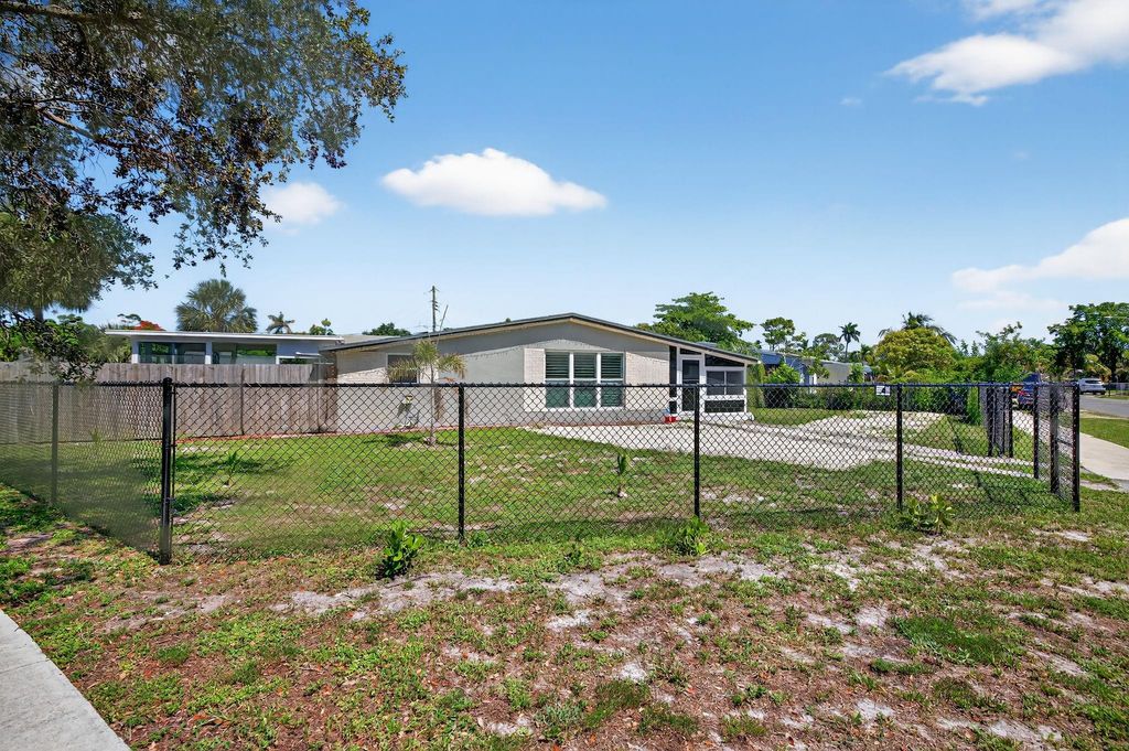 Photo of 300 SW 25th Avenue, Fort Lauderdale, FL 33312 (MLS # F10541935)