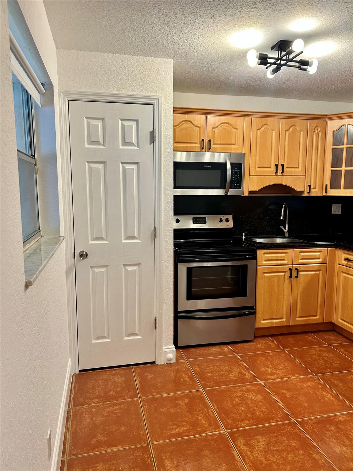 Fountains Of Tamarac Cond - Residential Lease