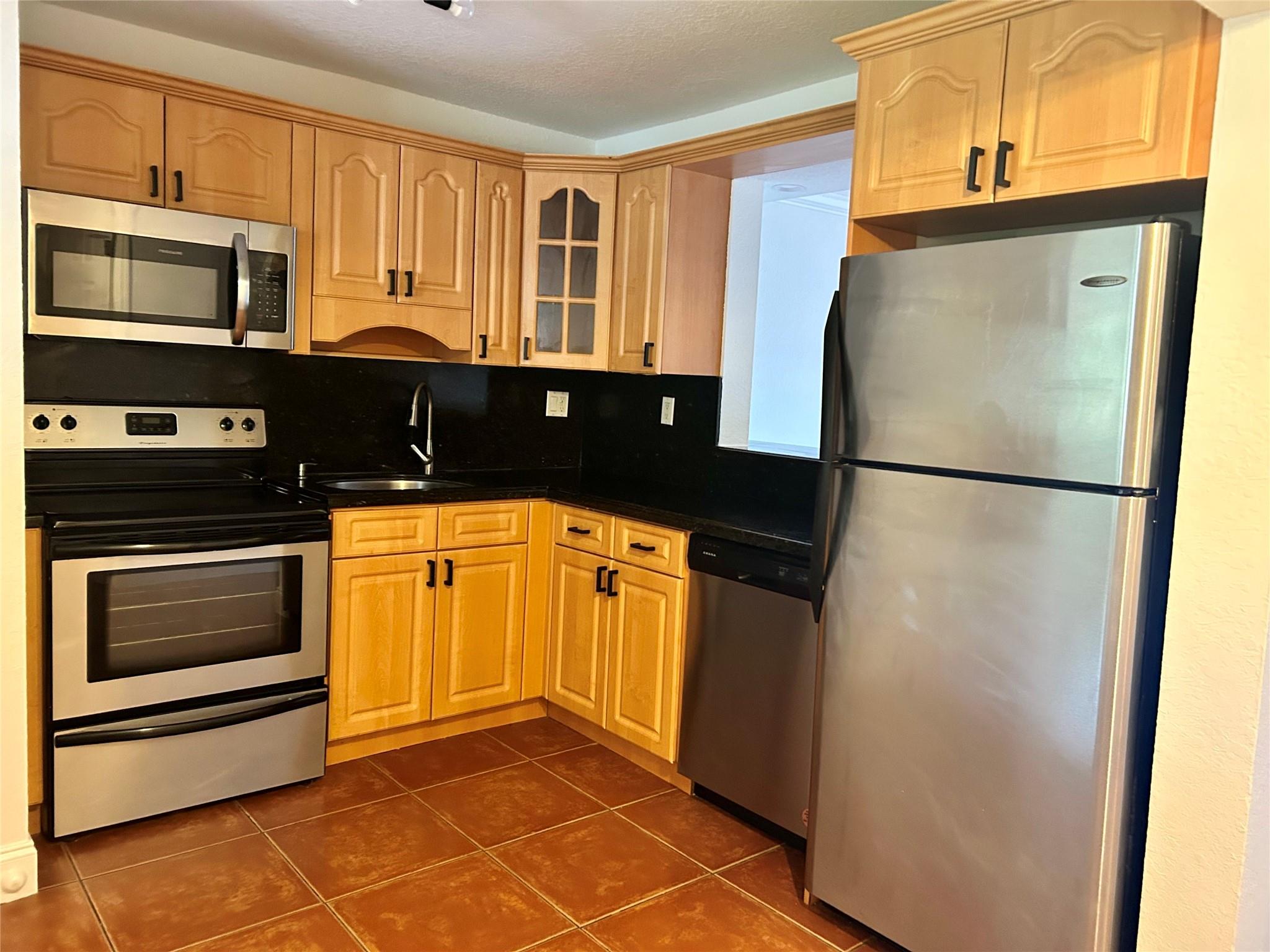 Fountains Of Tamarac Cond - Residential Lease