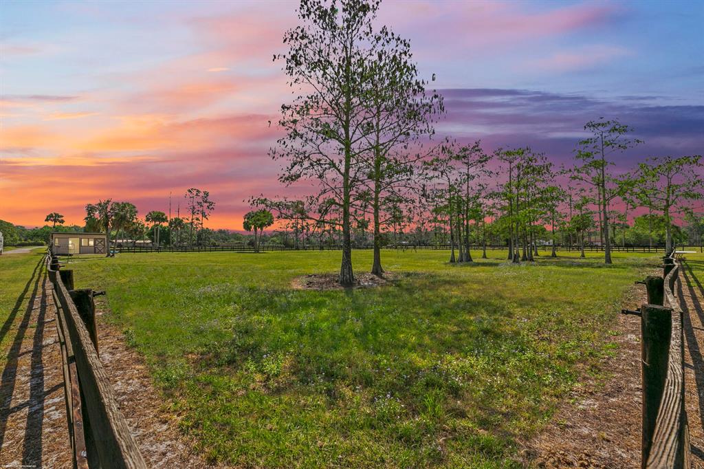 LOXAHATCHEE GROVES - Residential
