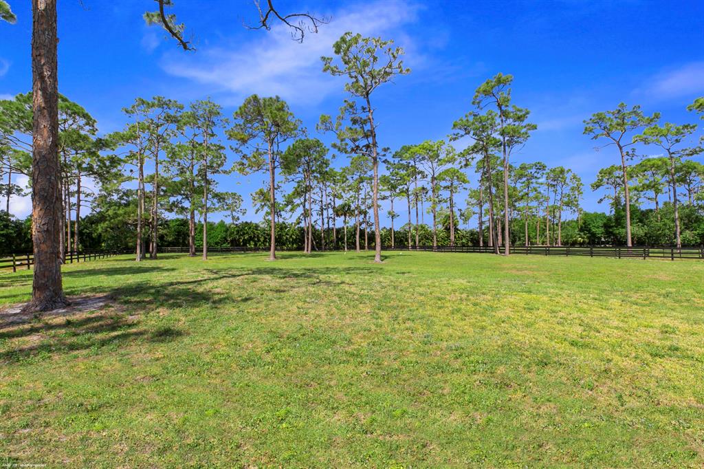 LOXAHATCHEE GROVES - Residential