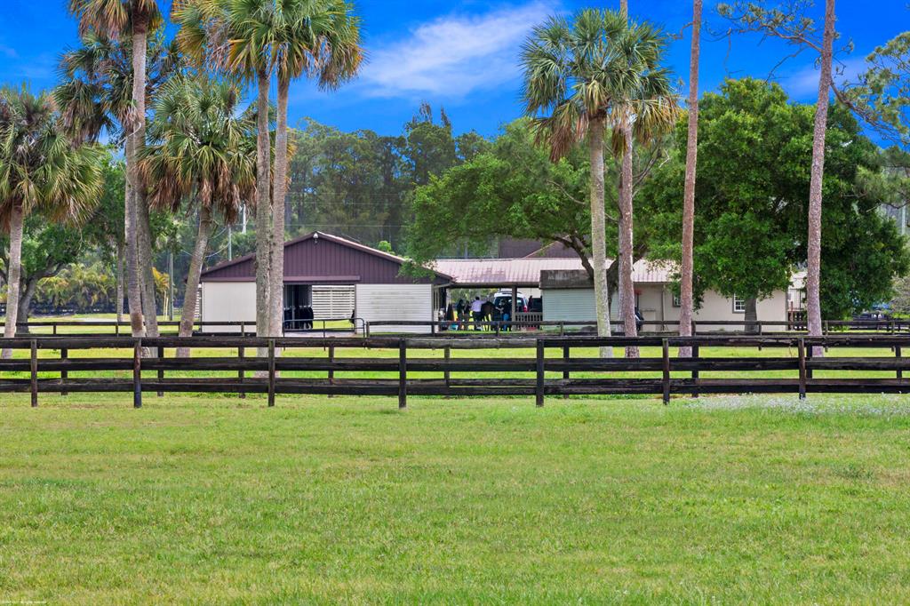 LOXAHATCHEE GROVES - Residential
