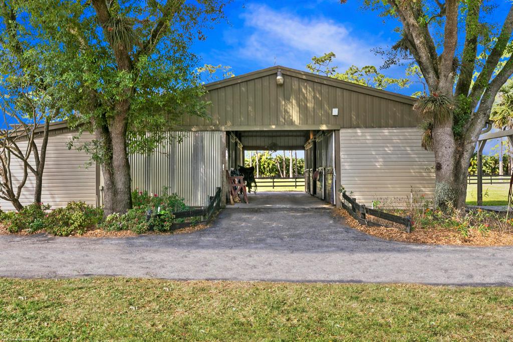 LOXAHATCHEE GROVES - Residential