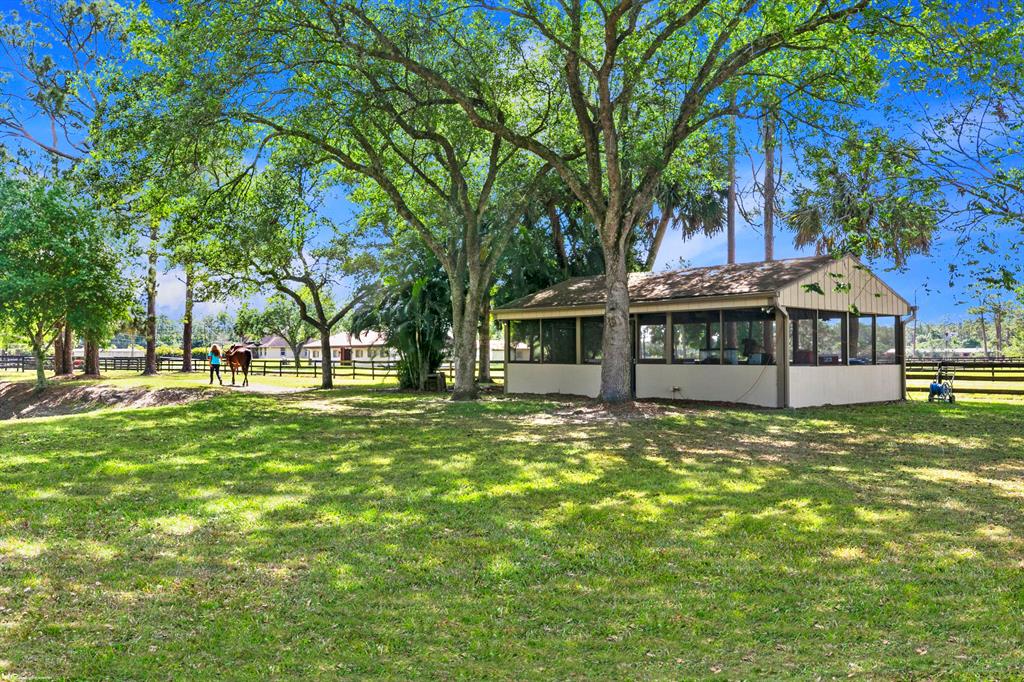 LOXAHATCHEE GROVES - Residential