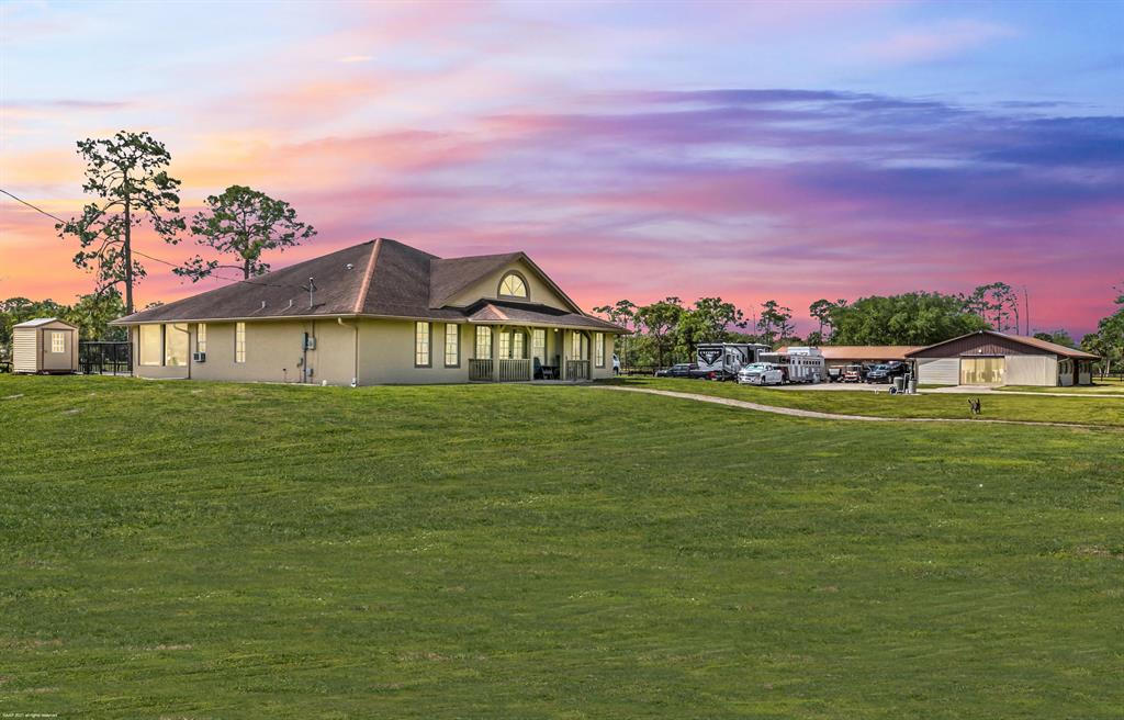 LOXAHATCHEE GROVES - Residential