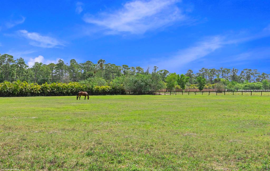 LOXAHATCHEE GROVES - Residential