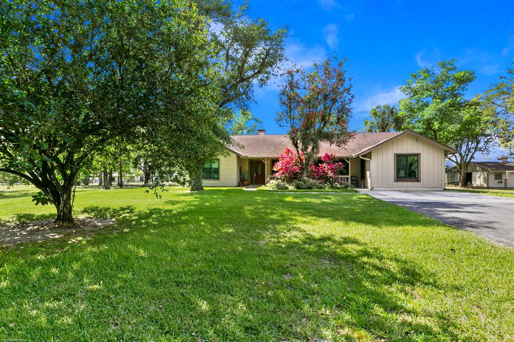 LOXAHATCHEE GROVES - Residential
