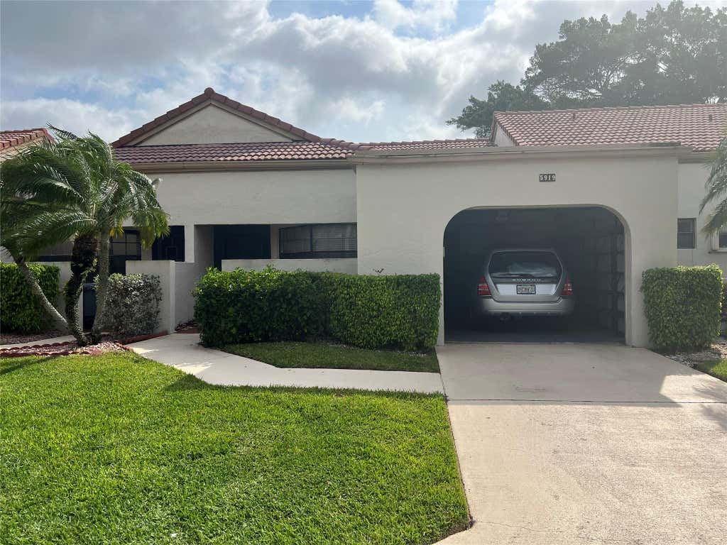 Photo of 5919 W Parkwalk Circle, Boynton Beach, FL 33472 (MLS # F10525829)