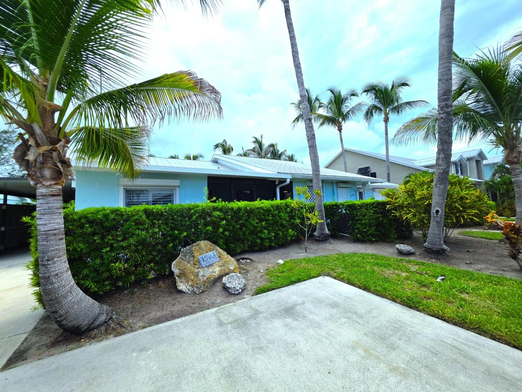 Photo of 1903 Robalo Drive, Vero Beach, FL 32960 (MLS # B26047419)