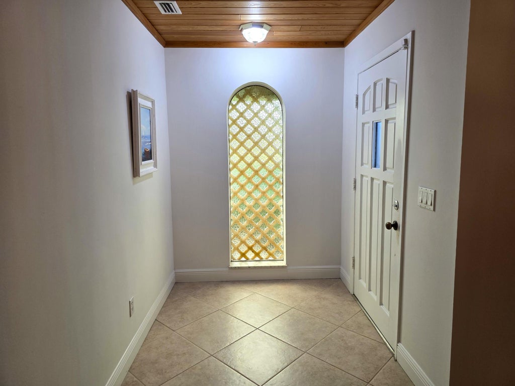 Photo of 1903 Robalo Drive, Vero Beach, FL 32960 (MLS # B26047419)