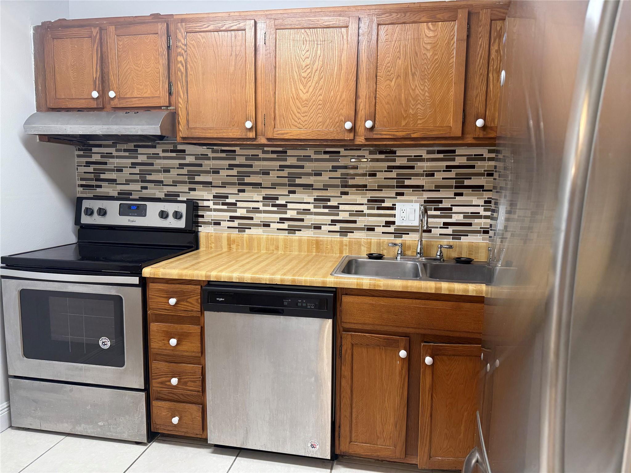 Bright and spacious second floor unit, featuring tile and laminate flooring. This well-maintained unit offers two closets, one and a half bathroom, and a private screened balcony. It has been freshly painted throughout. Move-in ready and full of natural light! Must see. Easy to show.