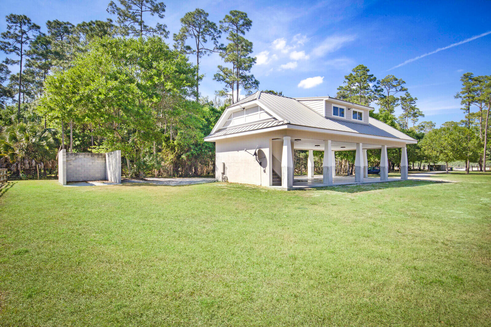 LOXAHATCHEE FARMS EAST - Land