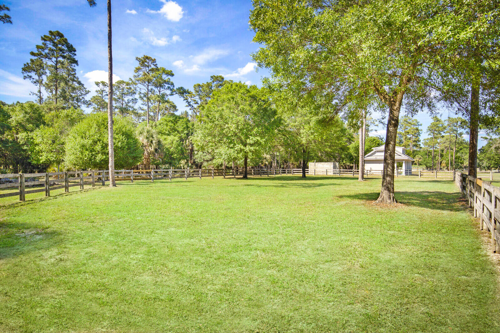 LOXAHATCHEE FARMS EAST - Land