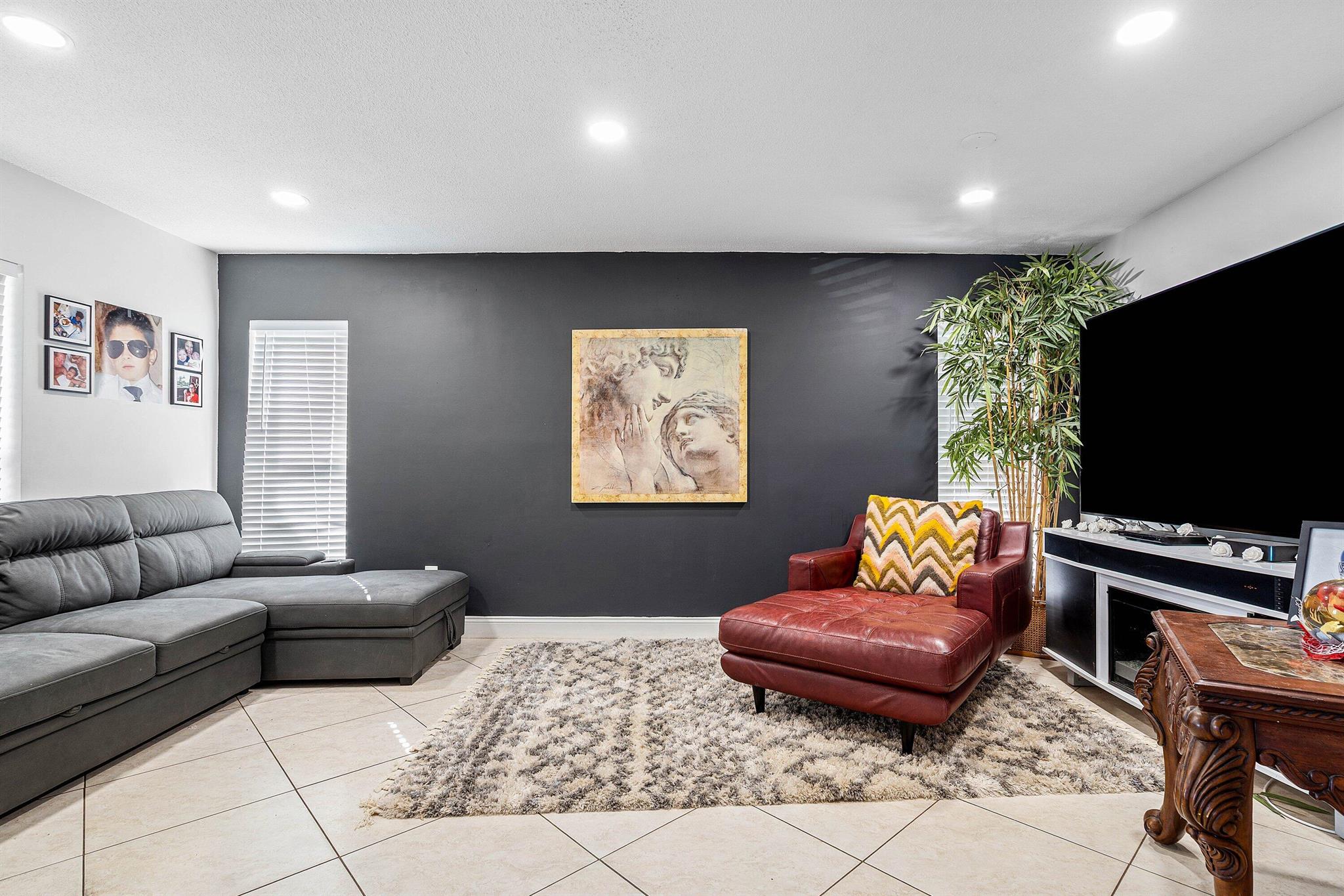 SANDALFOOT COVE SEC 4 - Residential