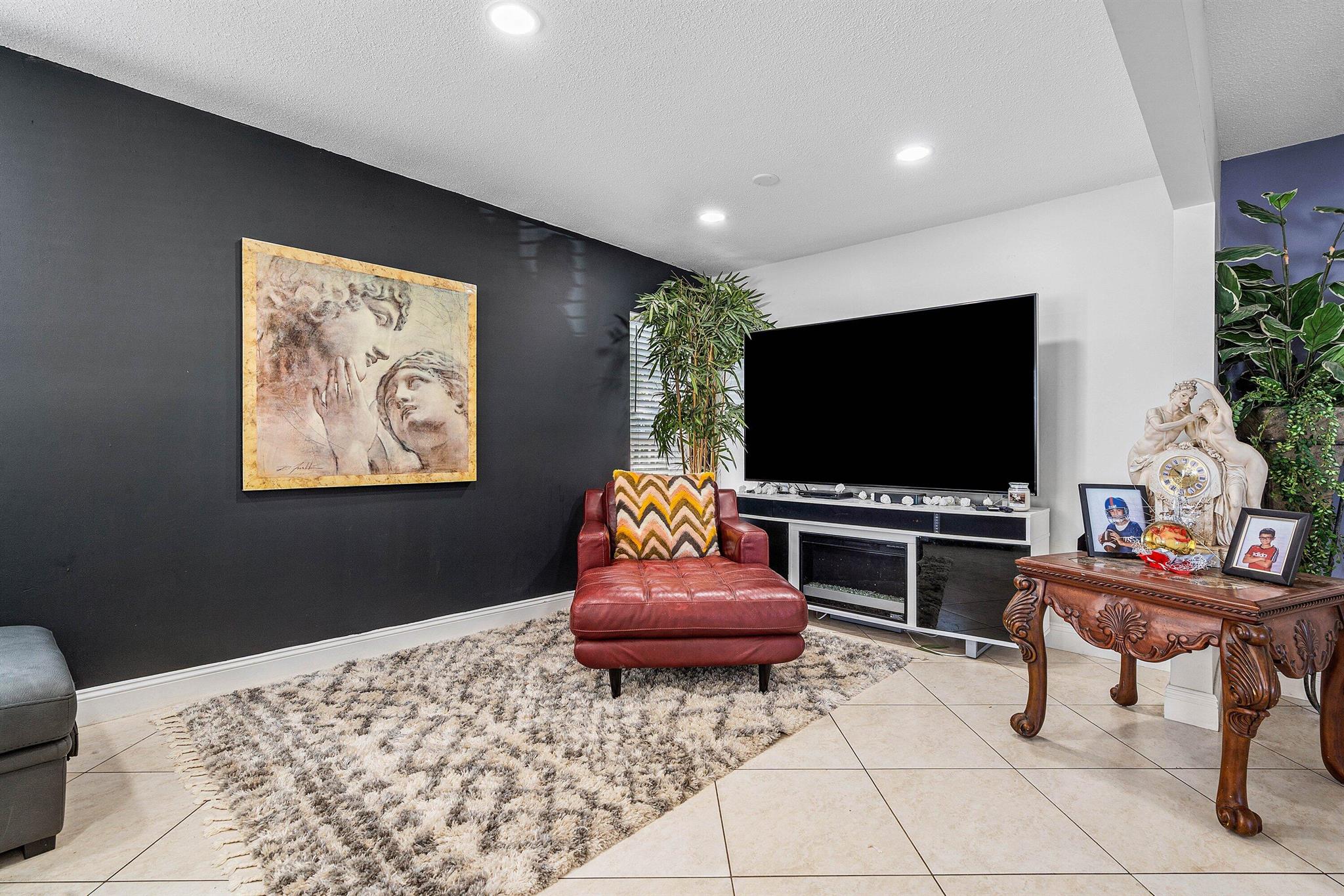 SANDALFOOT COVE SEC 4 - Residential