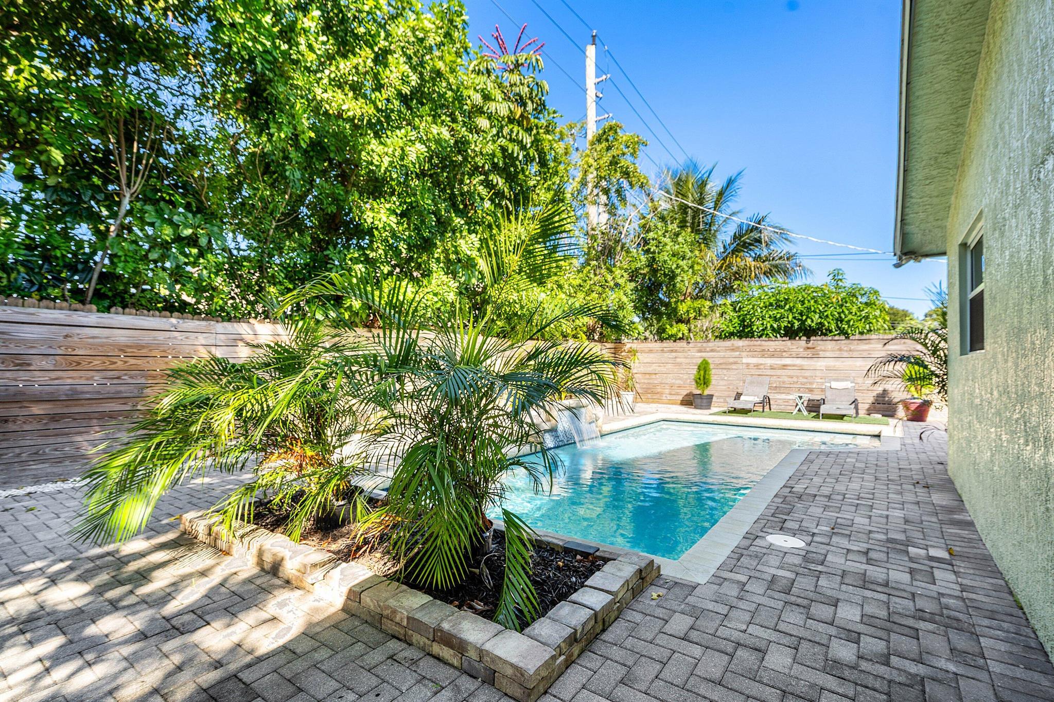 SANDALFOOT COVE SEC 4 - Residential