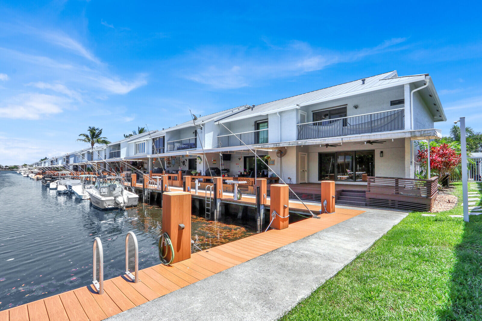 LAKE WORTH MARINER VLG - Residential