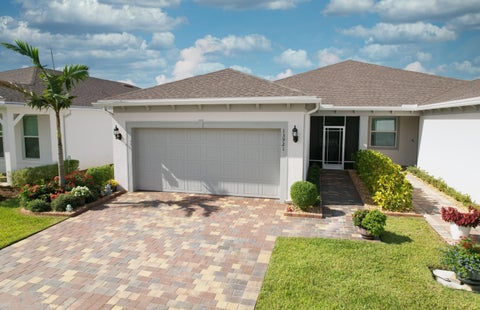 Photo of 13921 SW GINGERLINE Drive, Port Saint Lucie, FL 34987 (MLS # B26070169)