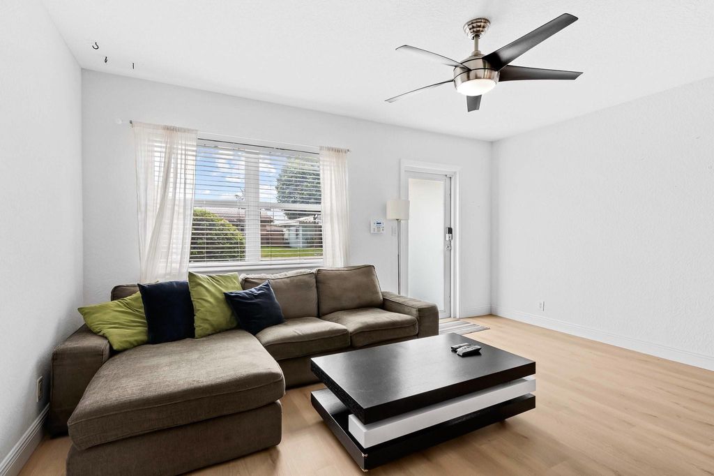 Photo of 41 NE 46th Street, Oakland Park, FL 33334 (MLS # F10555258)