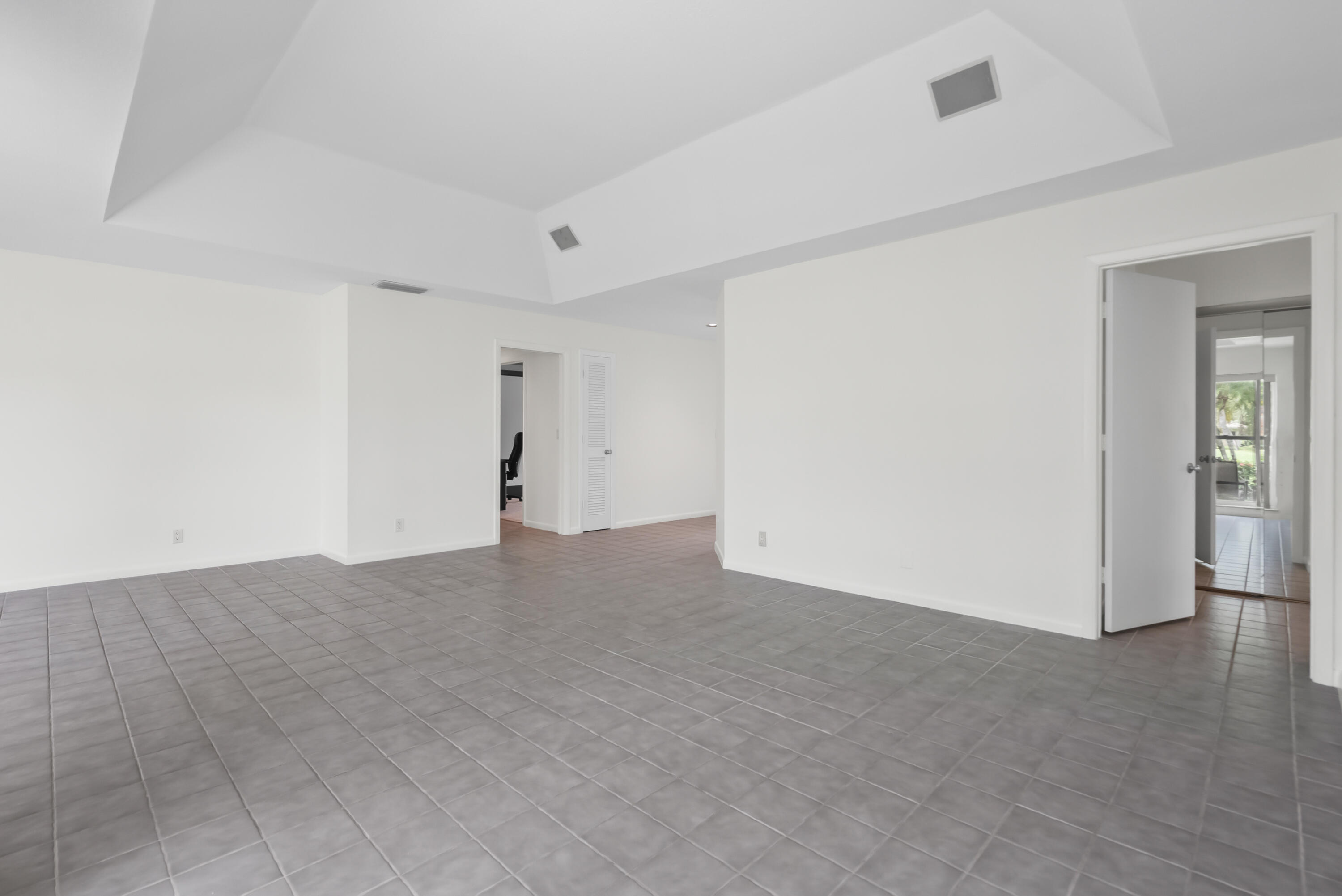 MARTIN DOWNS PLAT NO 20 (AKA MONARCH COUNTRY CLUB) - Residential