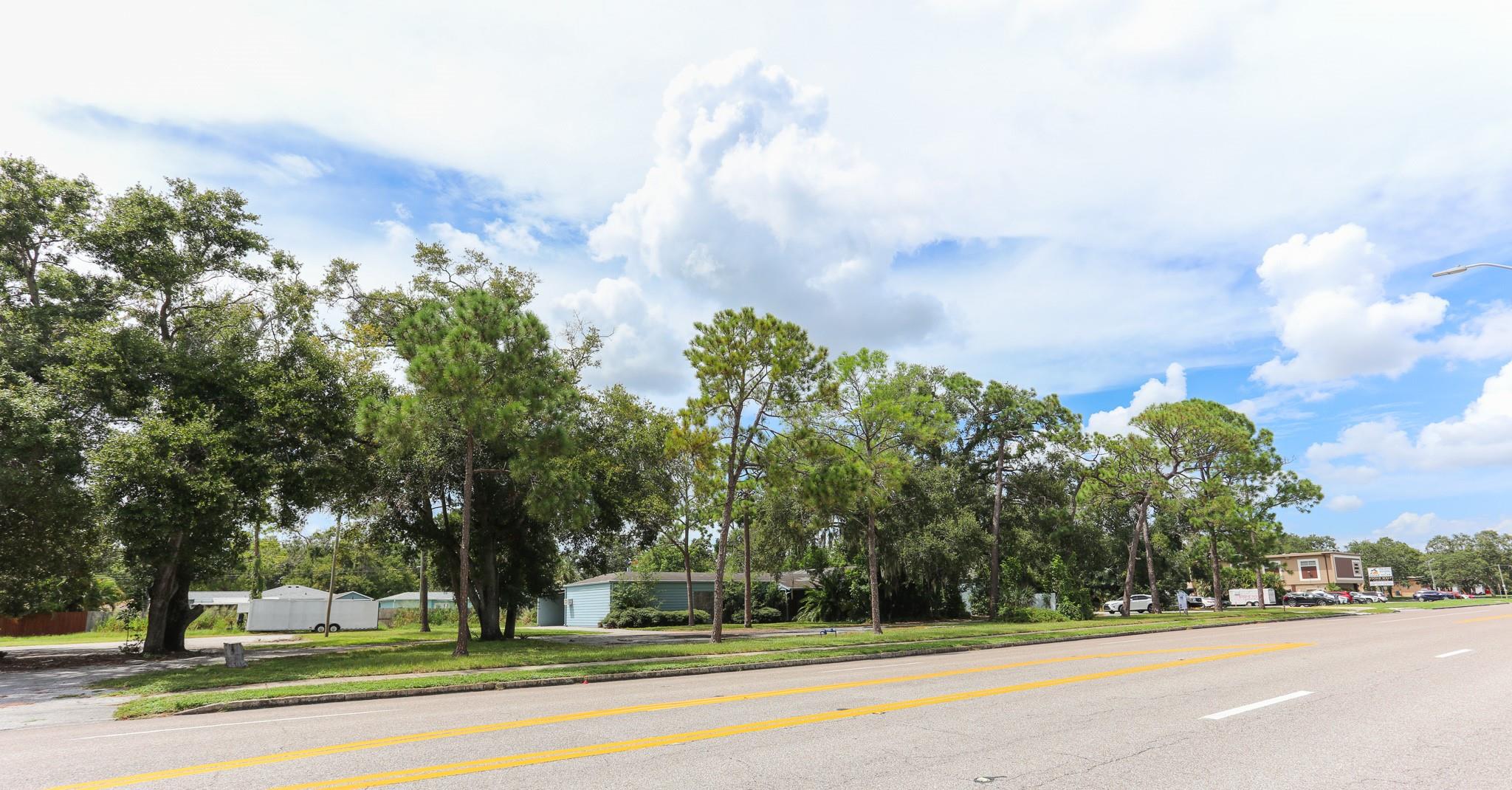 LYNNMOOR 1ST ADD - Residential