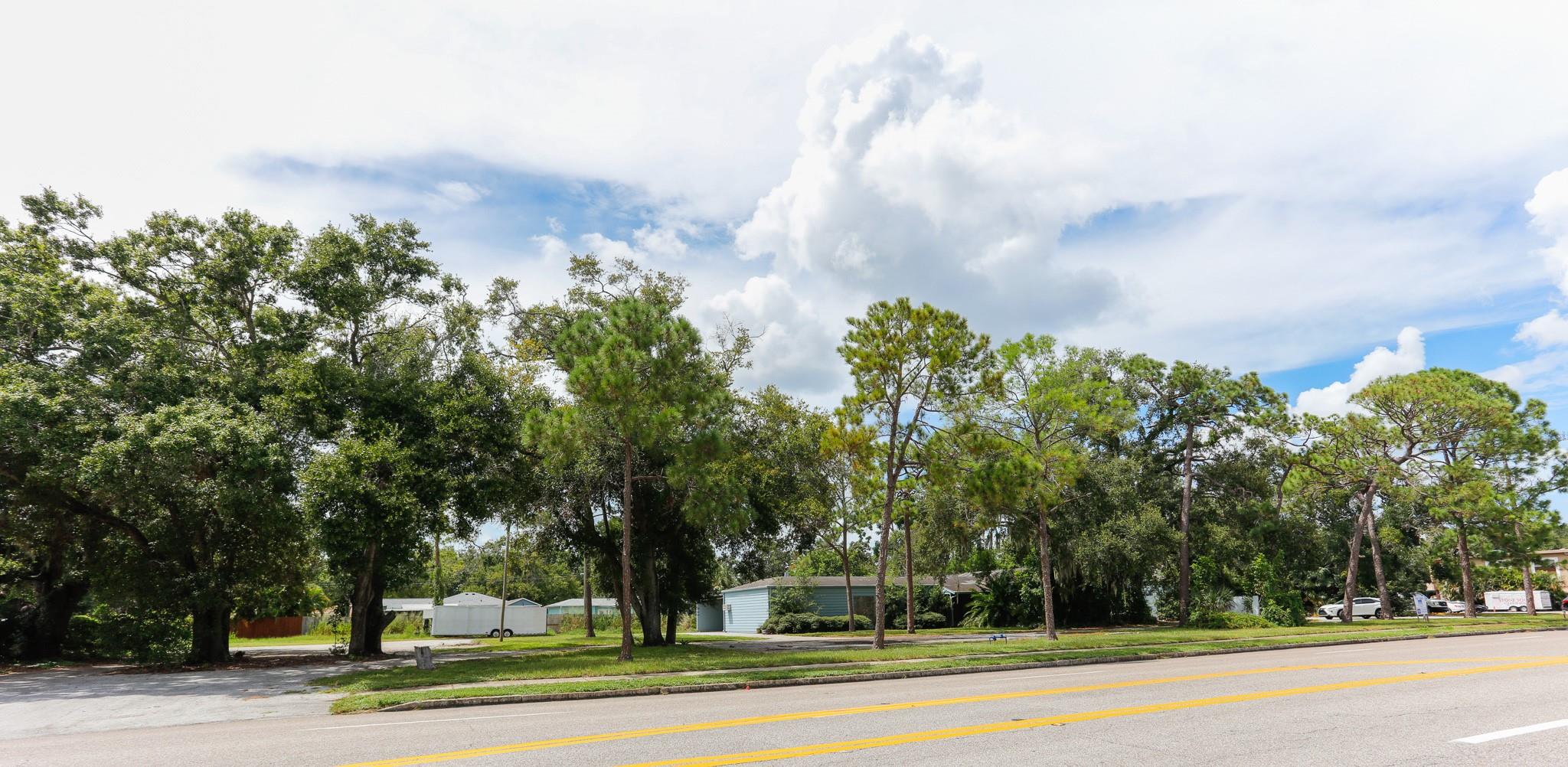 LYNNMOOR 1ST ADD - Residential