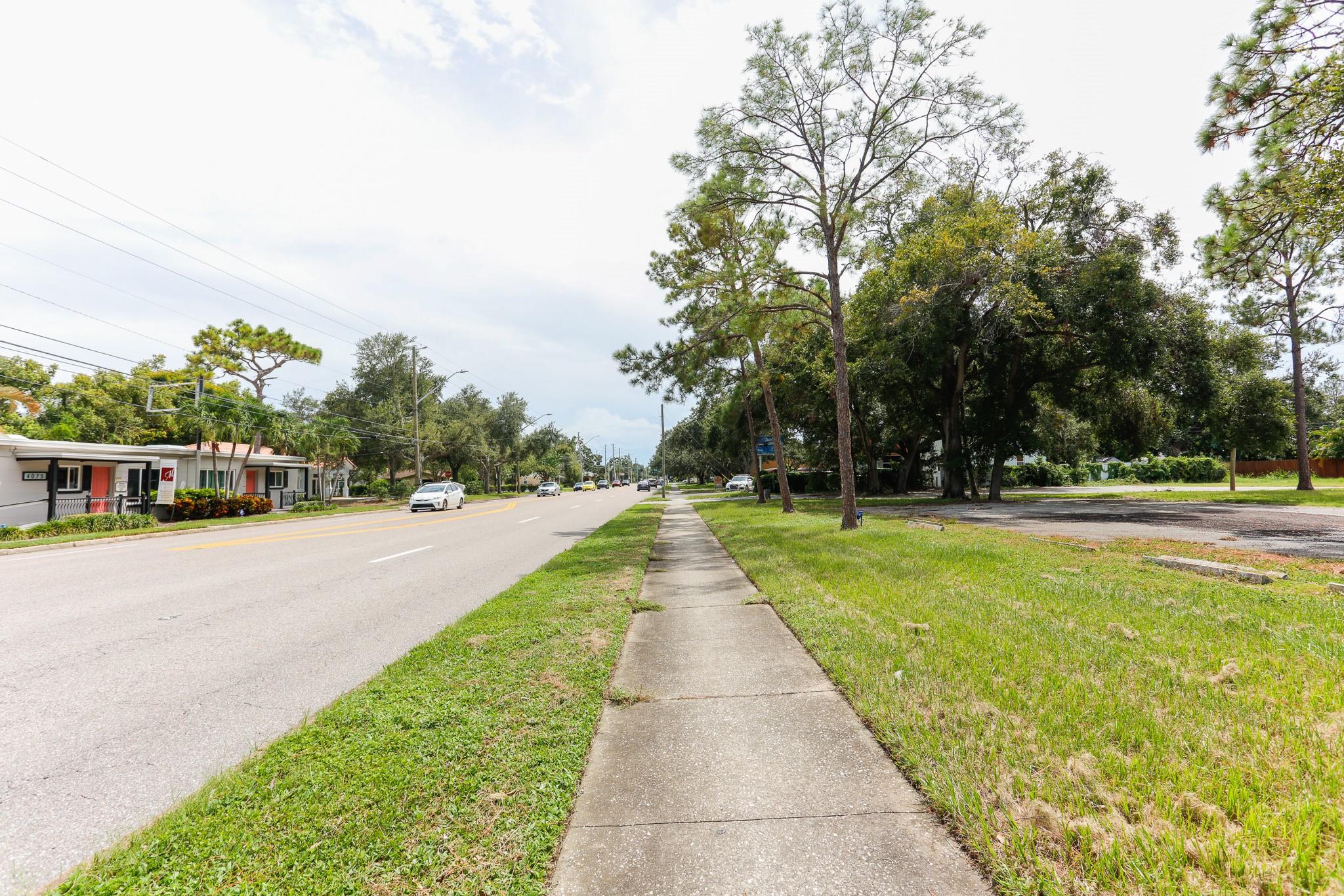 LYNNMOOR 1ST ADD - Residential