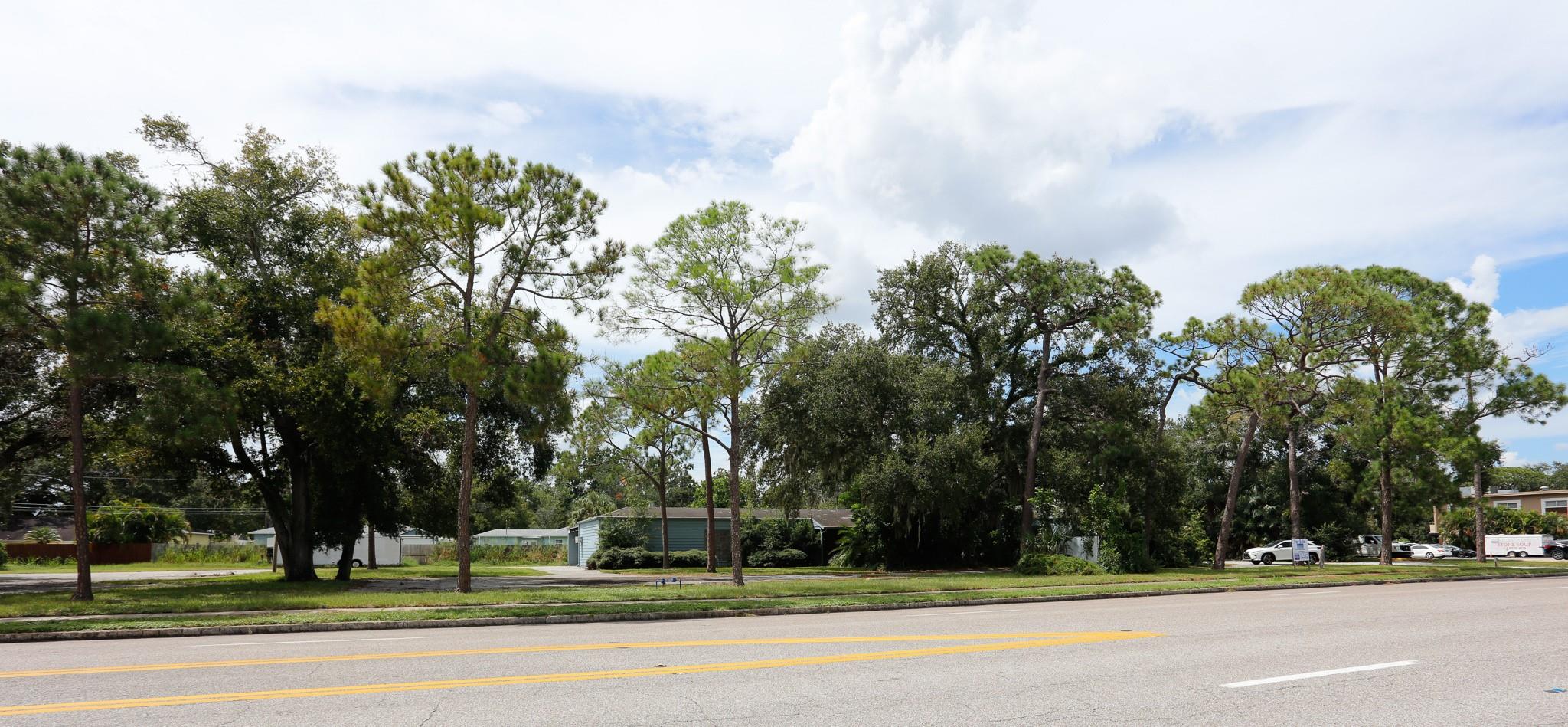 LYNNMOOR 1ST ADD - Residential