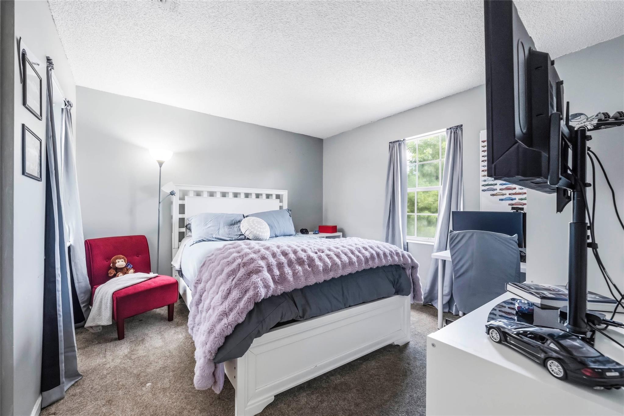 Kensington South 155-15 B - Residential