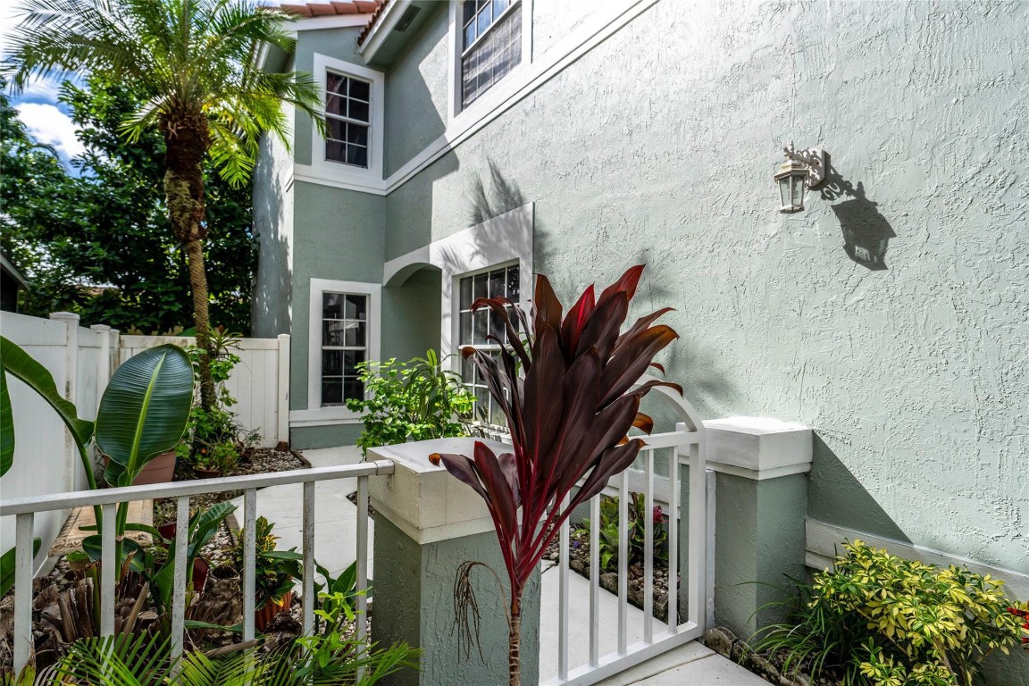 Kensington South 155-15 B - Residential