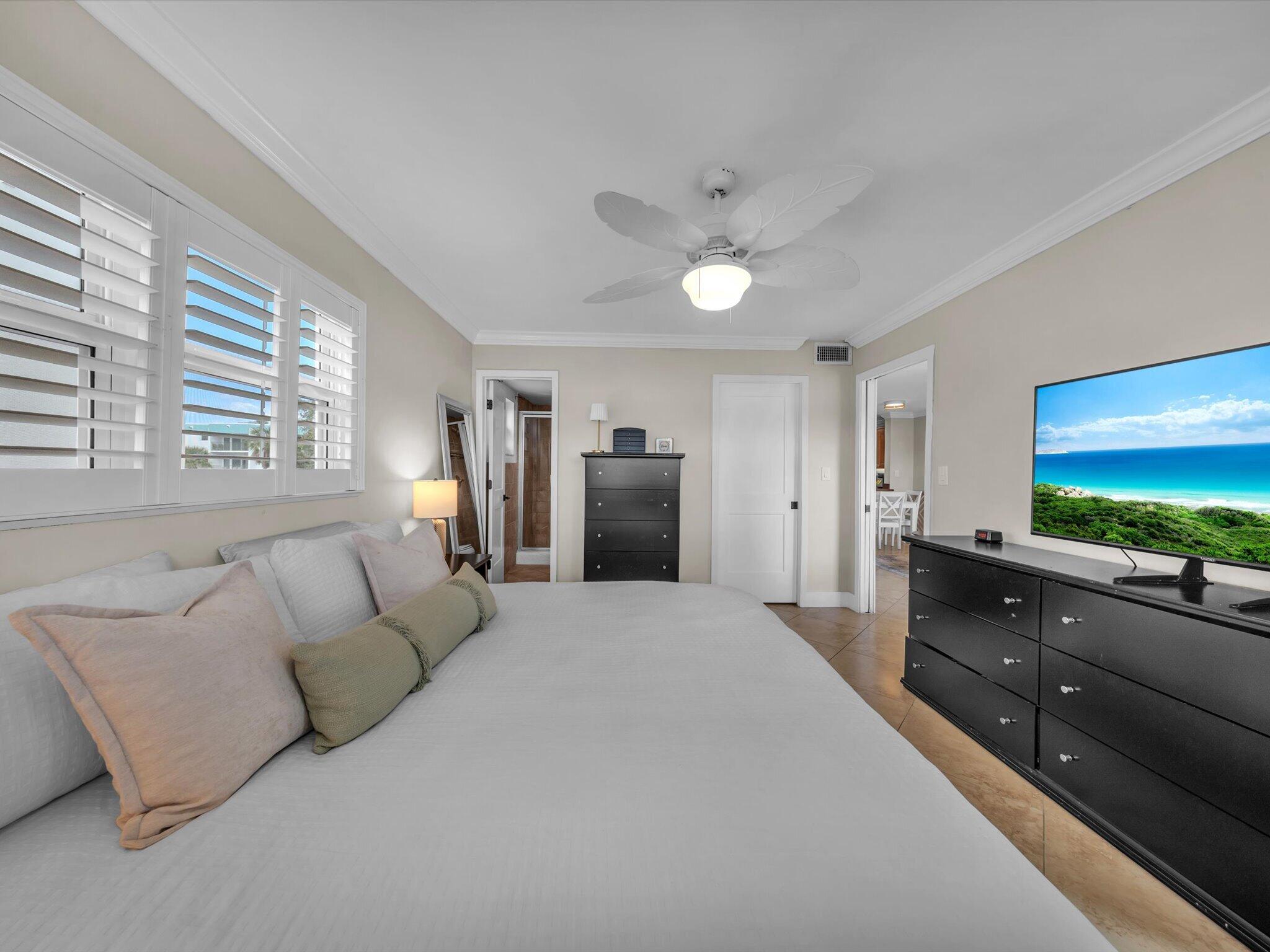 NORTH LEISURE GARDENS CONDO - Residential