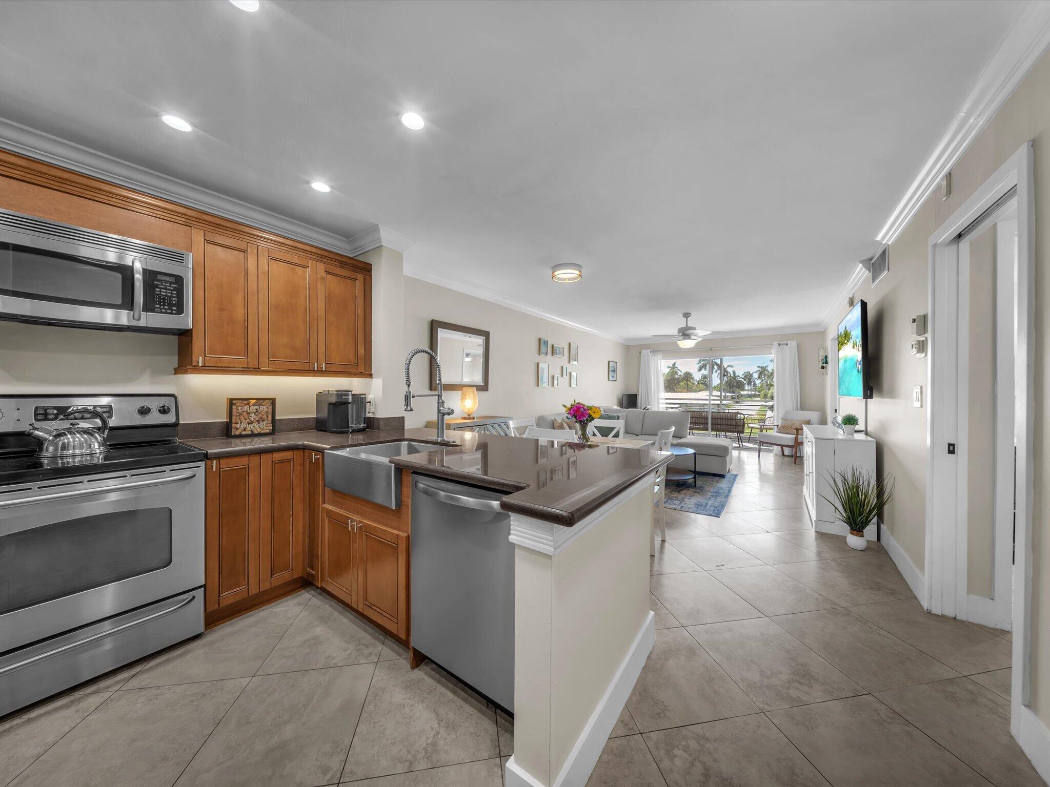 NORTH LEISURE GARDENS CONDO - Residential