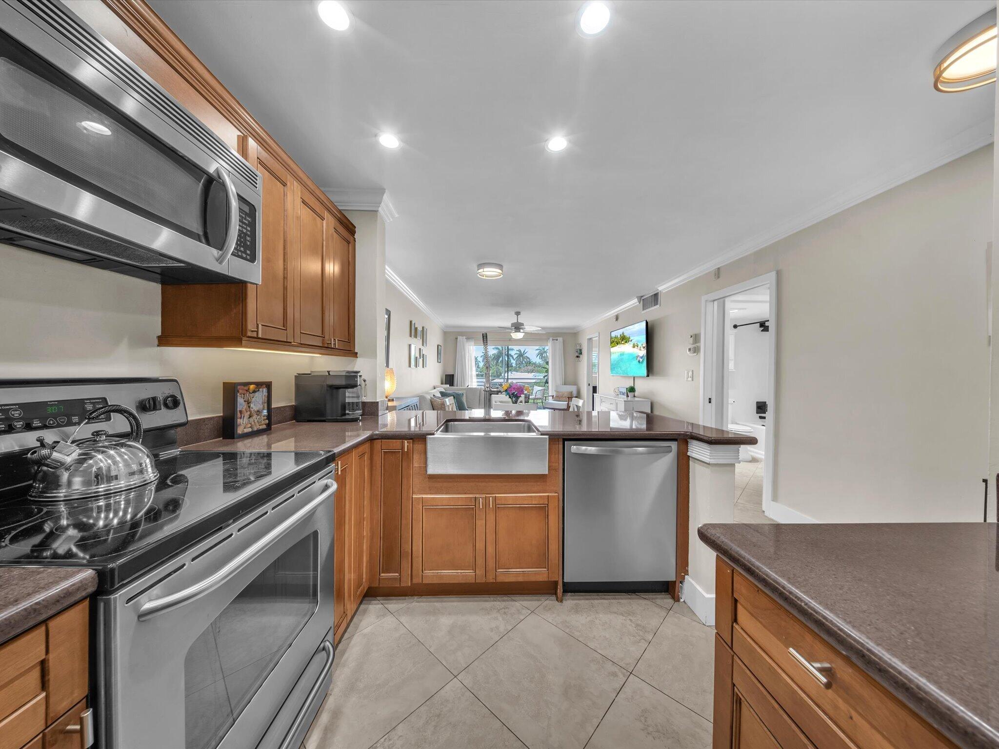 NORTH LEISURE GARDENS CONDO - Residential