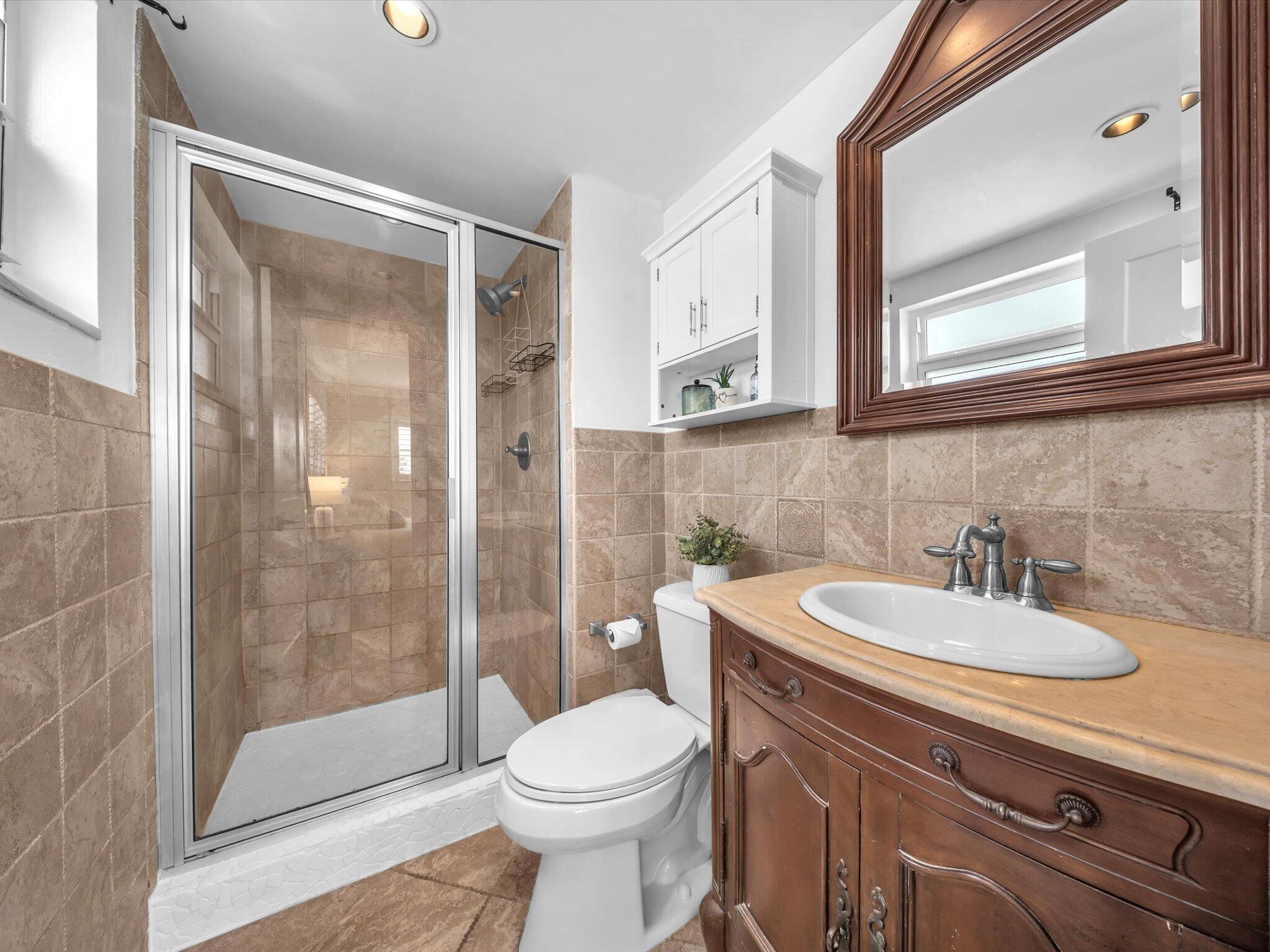 NORTH LEISURE GARDENS CONDO - Residential