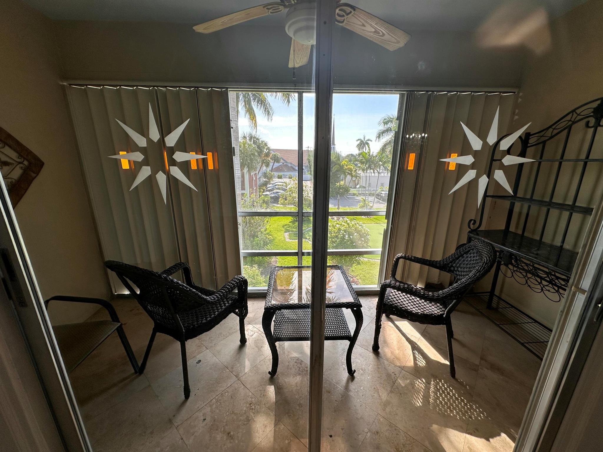 LIGHTHOUSE POINT GARDENS - Residential