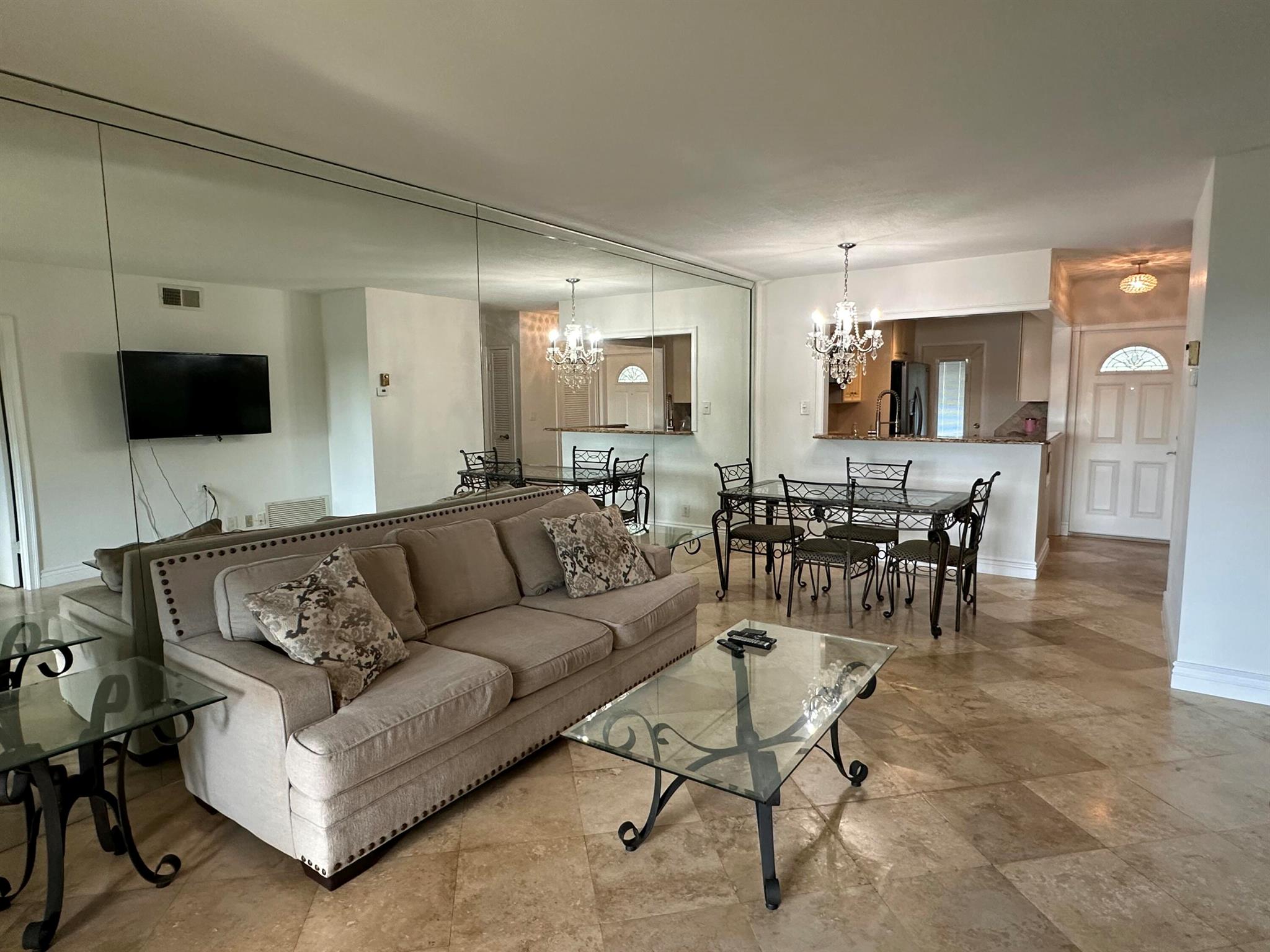 1951 NE 39th Street NE 326