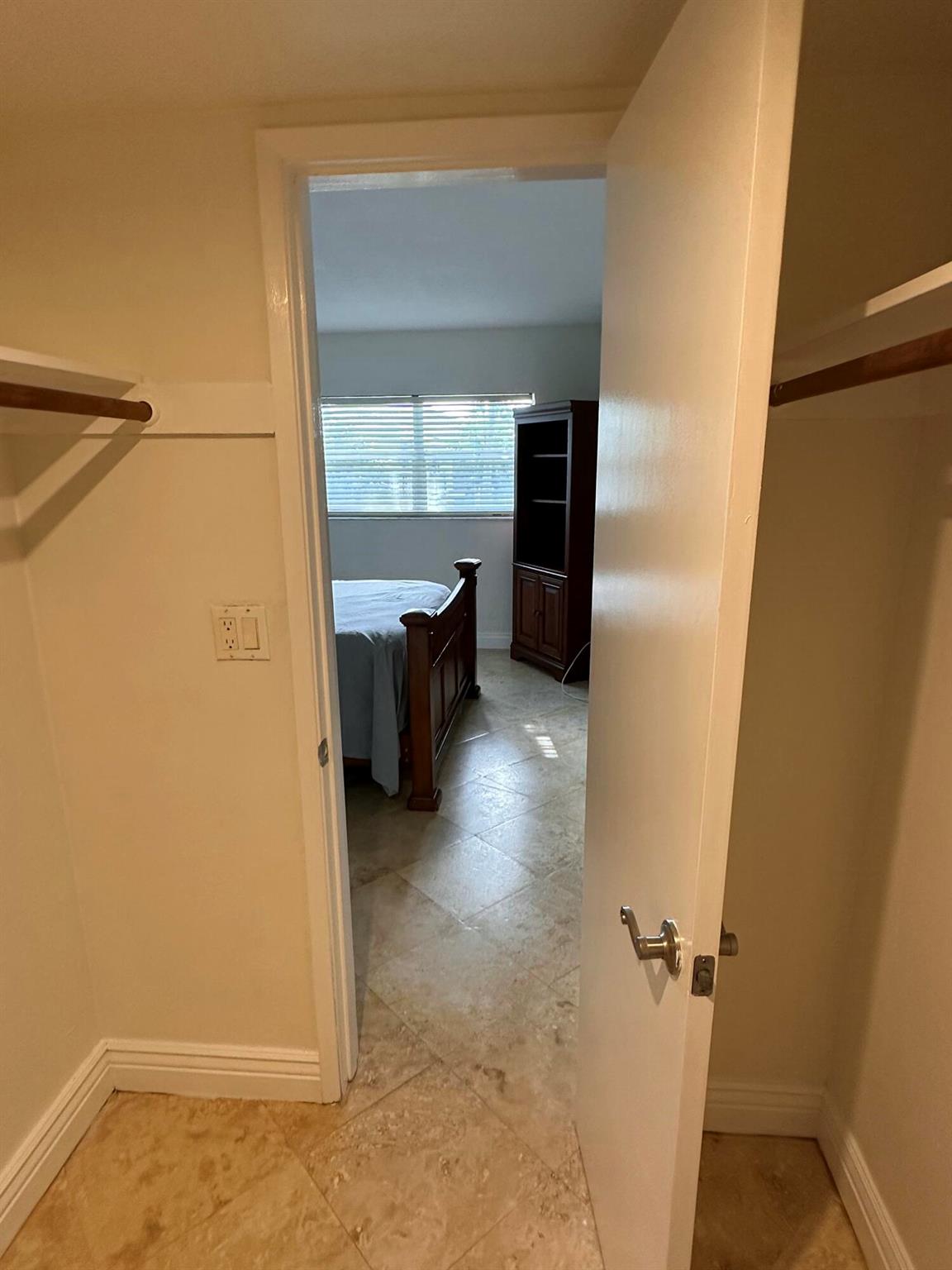 LIGHTHOUSE POINT GARDENS - Residential