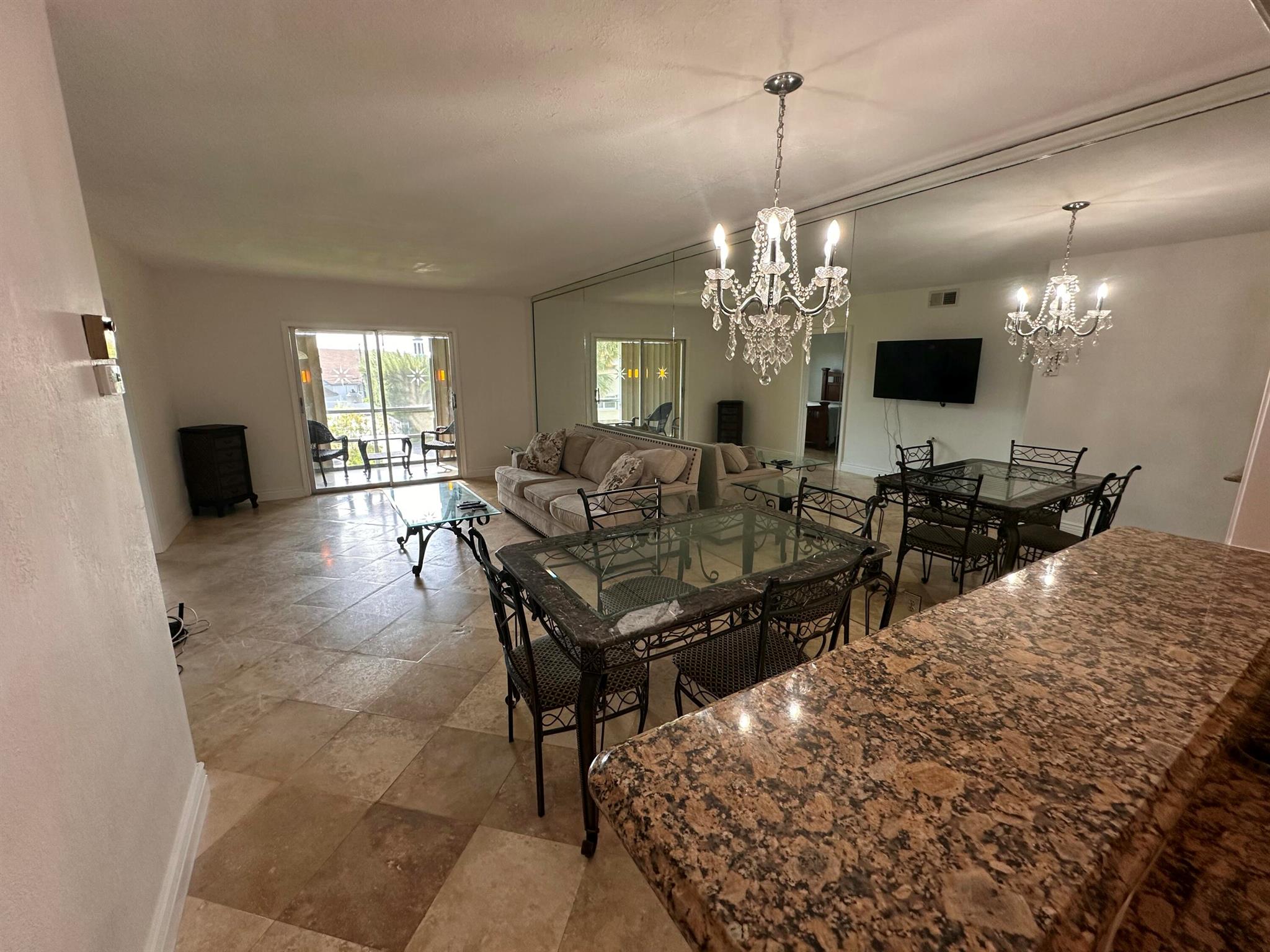 1951 NE 39th Street NE 326