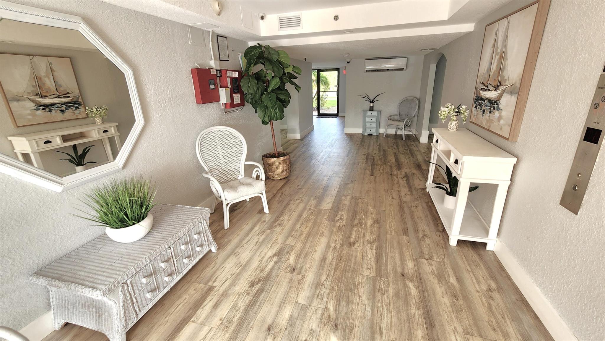 2455 Lindell Boulevard 3104